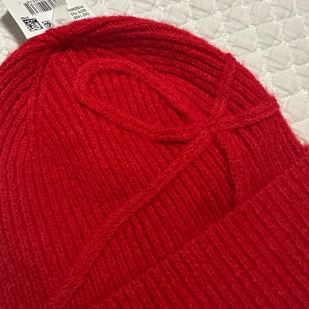 American Eagle Red Knit Bow Beanie